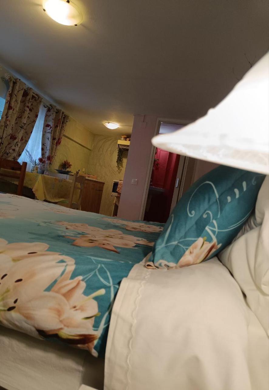 Maria Guesthouse Alivérion Quarto foto